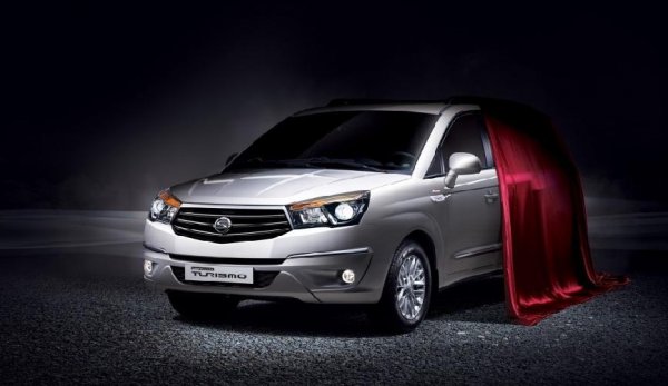 SsangYong Rodius (познат още като Stavic и Korando Turismo) 