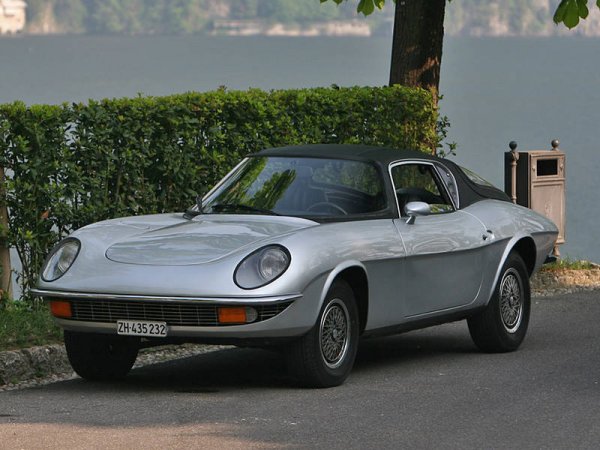 Този модел рязко се отличава от цялата гама на компанията, тъй като трудно може да бъде асоцииран с BMW. Той повече прилича на Porsche или Aston Martin. Hurricane е построен през 1967 г. от студенти, които са използвали за основа серийния модел 1800ti. Под капака на автомобила се намира 2,0-литров атмосферен мотор със 120 к.с.