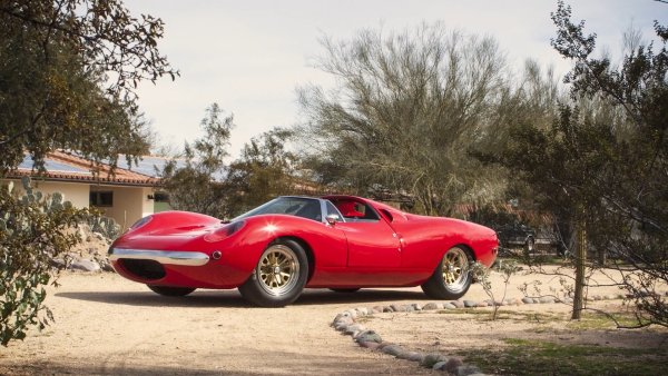 Най-дивото творение на Карол далеч не е известно, тъй като то е създадена след раздялата на Шерби с Ford. Колата получава името Lone Star и е разработена като наследник на емблематичната Cobra. Построена върху модифицирано шаси на Ford GT40 и оборудвана с V8 двигател, колата е наречена Cobra III във вътрешните документи на Shelby. Шелби обаче няма право да използва това название, тъй като Ford придобива Cobra през 1967 г.