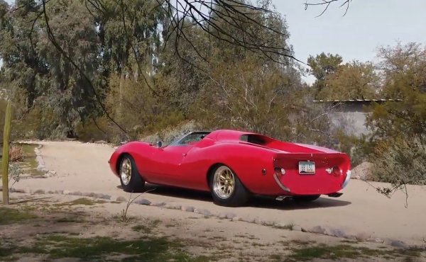 Спортната кола обаче има по-голям проблем от името, тъй като не е правилно оборудвана. Шелби се надява, че Конгресът ще приеме законопроект, освобождаващ малките производители от някои от новите стандарти за безопасност, но това не се случва. Така Lone Star не получава разрешение за движение по обществени пътища и проектът е изоставен. А единственото копие от автомобила беше показано преди 5 години на изложение за класически коли на остров Амелия.