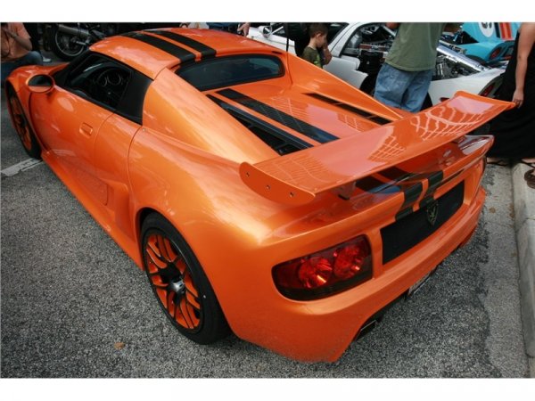 А максималната скорост е 300 км/ч. 