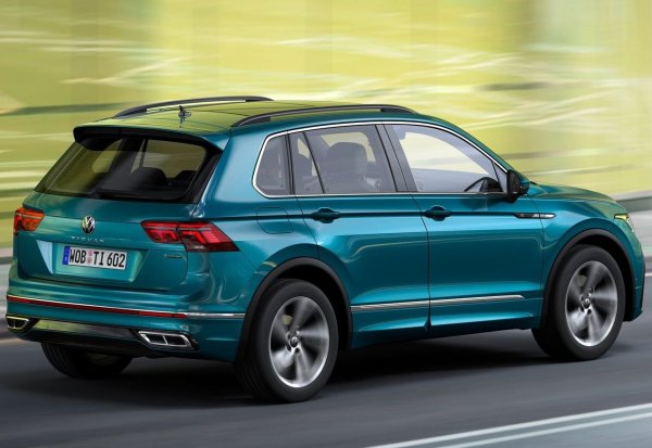 Германската рационалност в действие. Tiguan е на върха от много години по отношение на запазването на стойността сред европейските SUV. За 3 години колата губи около 24-25%, което е много добре за германски ямодел. Основните предимства са висококачествен монтаж, здрави материали, отлично управление и ново поколение TSI двигатели с подобрена охладителна система.

Търсенето на Tiguan е високо както сред частните продавачи, така и сред дилърите. Дори версиите с течно дизелово гориво са особено високо ценени.
