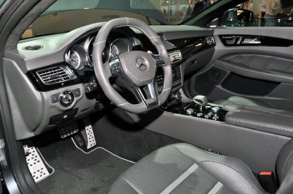     Франкфурт 2011 - Brabus Rocket 800