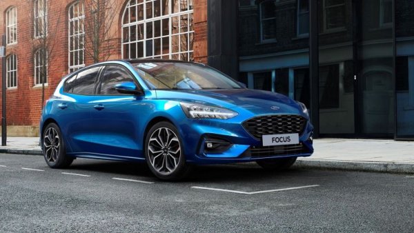 При Ford като цяло спадът е 41%, но Focus се представя малко по-добре - само 15% надолу спрямо октомври 2020. 
