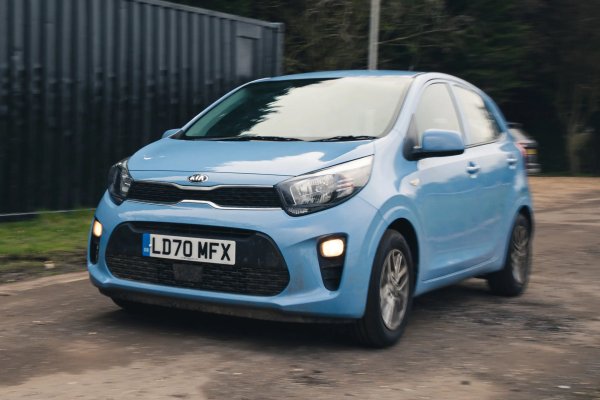 Животът с най-новата Kia Picanto като цяло е страхотно преживяване за собствениците, като само 10% от тях съобщават, че колите им са имали някакви проблеми. Основната причина за безпокойство е била скоростната кутия/съединителя, следвана от интериорната облицовка и сателитната навигация/информационно-развлекателната система. Всички автомобили е можело да се управляват, 60% от неизправностите са отстранени в рамките на един ден, а останалите - за по-малко от седмица.
