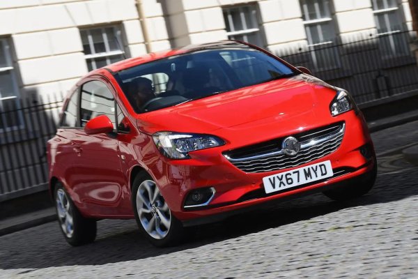 Незначителните проблеми с каросерията са най-честата жалба сред 22% от повредите, за които собствениците на модела съобщават. Добрата новина е, че те не са сериозни и са отстранени за ден или по-малко. 43% от посещенията в сервиз са поети от производителя, но в 14% от останалите случаи сметката е надхвърлила 1500 британски лири.
