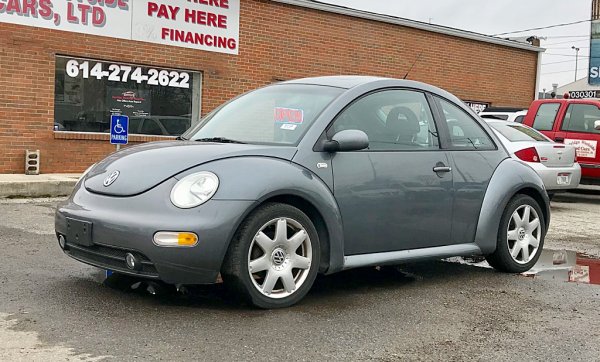 Основната дизайнерска идея е като при оригиналния Beetle, само че тук двигателят не е с въздушно охлаждане и задвижва предните колела.