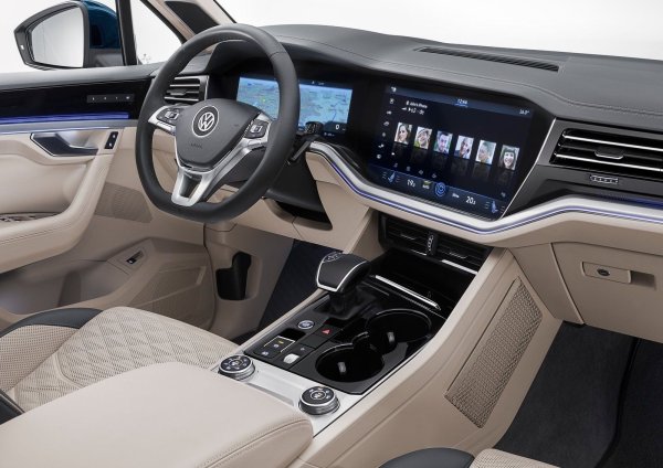 Всъдеходът предлага още редица система за безопасност и асистенти на водача. Системата за нощно виждане позволява да се виждат препятствия на пътя през нощта, като така се предотвратяват аварийни ситуации, включително и при движение в автоматичен режим. Единственият проблем е със системата за поддържане на лентата на движение, която понякога не изпълнява функциите си.