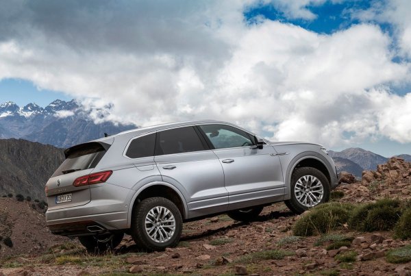 Въздушното окачване е просто и не създава проблеми на собственика през целия период на експлоатация, като това важи дори при движение по лоши пътища. Дизеловият двигател с обем 3,0 литра е надежден и издръжлив, като за това помага и чугуненият блок. Агрегатът се произвежда вече повече от 12 години, като за този период не са установени сериозни проблеми.