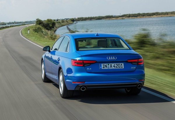 Собственици на Audi A4 (B9), които купуват автомобили с пробег от 150 000-180 000 км, отбелязват необходимост от смяна на амортисьорите. Моделът се предлага със задвижване на четирите колела, като ресурсът на трансмисионната кутия с кардановия вал надвишава 250 000 км. Като цяло, автомобилът може да изкара дори 400 000 км без сериозни проблеми.