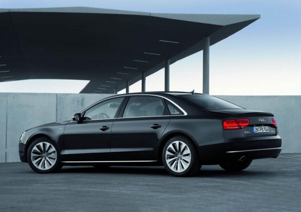Audi A8 L Hybrid 