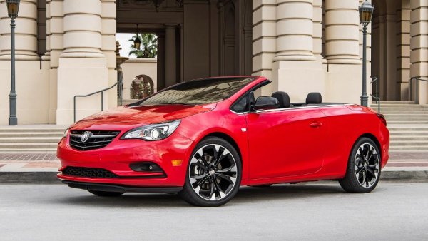 Вече се простихме с европейския му вариант - Opel Cascada. От General Motors в присъщия си стил обявиха наскоро, че кабриолетът имал "чудесни резултати", надминавайки по продажби много премиум конкуренти. Явно резултатите наистина са чудесни, защото Cascada няма да получи ново поколение.

