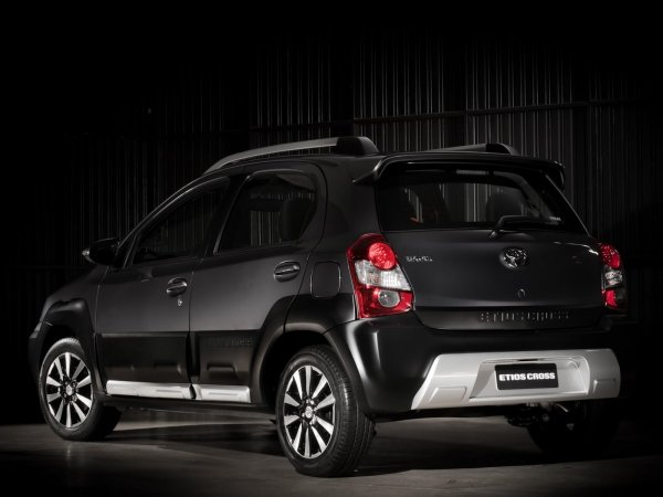 Toyota Etios Cross