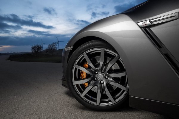 Nissan GT-R  2013