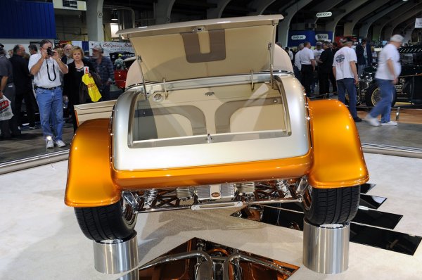 Кадри от тазгодишното американско автоизложение "Grand National Roadster Show"