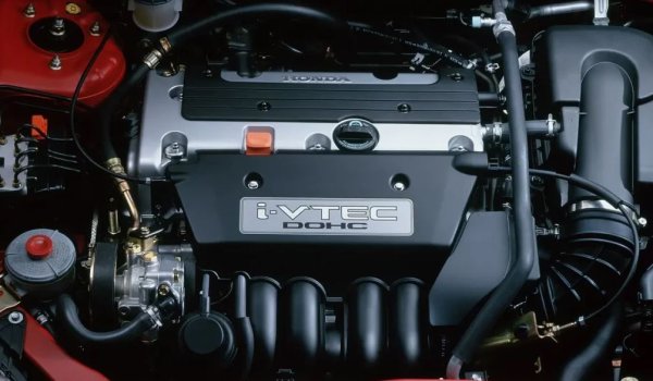 Двигателите от K-серията на Honda получиха всемогъщата задача да наследят прочутия агрегат B16B. Но през последните години хората започнаха да осъзнават, че линията K20 е специална сама по себе си.
Ранните екземпляри K20A и K20Z предлагат системата на Honda VTEC с атмосферно пълнене и високи обороти, на което Type R вече е синоним. Освен това тези двигатели са адски надеждни.
Модерните агрегати K20C с турбокомпресор, намиращи се във FK2 и FK8 Civic, предлагат фабрично над 300 конски сили. В допълнение към това, ако искате да продължите нещата, най-сериозните модификации могат да надхвърлят 700 к.с. 
