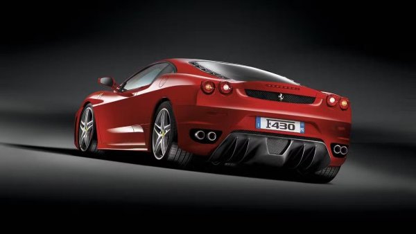 Наследявайки Ferrari 360, този суперавтомобил от 2000-те беше задвижван от нов V8 двигател по онова време, който развиваше близо 500 к.с., което беше значителен фактор, тъй като достигаше 100 км/ч за по-малко от 4 секунди (със секунда по-бързо от предшественика си). Цената на F430 Berlinetta  като ново през 2005 година беше 164 845 долара, но днес има екземпляри, струващи малко над 100 000 долара.