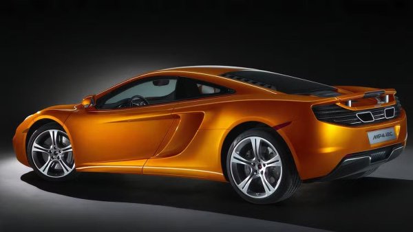 Това беше впечатляващ суперавтомобил, чиято производителност остава впечатляваща, въпреки че стандартите за представяне са се променили след края на производството. Когато беше ново, купето McLaren MP4-12C имаше начална цена от 231 400 долара, но днес стойността му е много по-ниска.