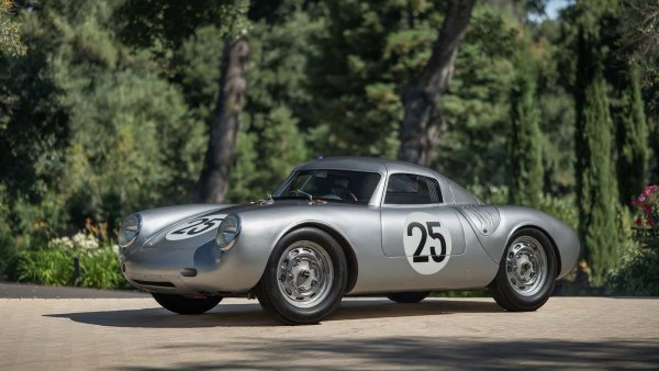 Подобни цифри са необходими и за Porsche 550° Prototype Le Mans Werks Coupé (4,95-6,8 милиона евро) - уникален екземпляр, който достигна пето място в общото класиране (първо в своя клас) в „24 часа на Льо Ман” от 1956 г. 

Автомобилът е реставриран през годините и е показван след реставрация през 2015 г. на остров Амелия и на Rennsport Reunion VI през 2018 г., както и на изложението Rolex Monterey Motorsports Reunion Races през 2022 г. - събитие, организирано за отбелязване на 100-годишнината на Льо Ман. 