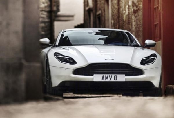 DB11 V8 AMG