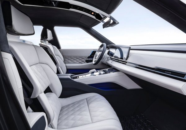 Mitsubishi Engelberg Tourer