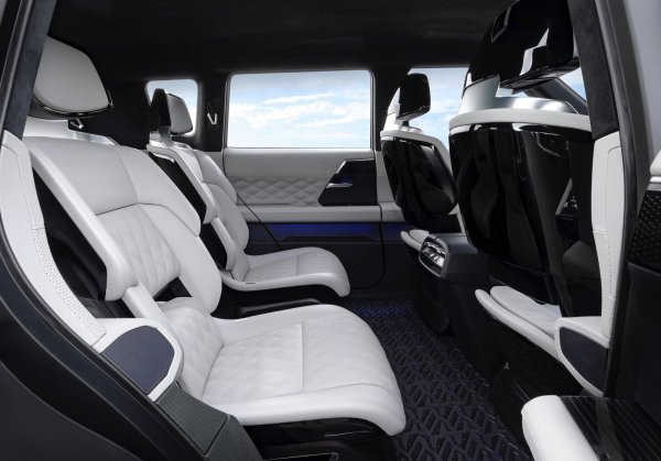 Mitsubishi Engelberg Tourer