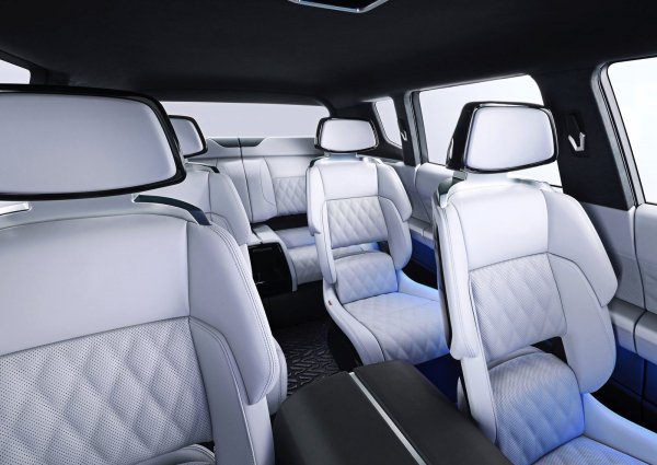 Mitsubishi Engelberg Tourer