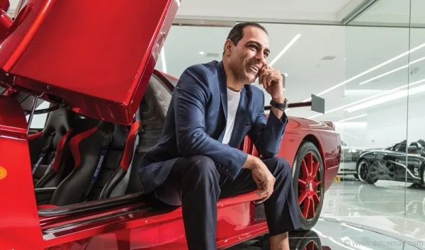 Абонати в YouTube - 788,000
Приходи за всеки видеоклип в YouTube - 2318 евро
Последователи в Instagram - 1,478,373
Приходи за всяка публикация в Instagram - 4347 евро
Общо последователи в двете платформи - 2,266,373
Общо приходи в двете платформи - 6665 евро