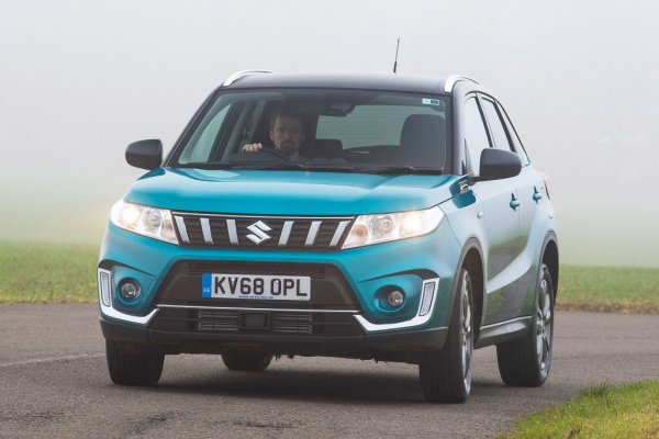 Предишните генерации на Vitara са сред най-популярните 4х4 автомобили по българските пътища. Новото поколение се предлага за тази цена с 1.4-литров турбобензин, 140 коня мощност, круиз контрол, климатроник, 7-инчов сензорен екран на мултимедията с камера за обратно виждане, и отопление на предните седалки. Просветът е 185 мм. 
