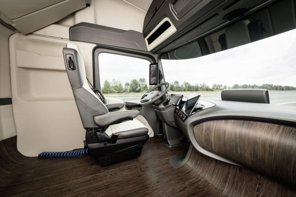 Mercedes-Benz Future Truck 2025 