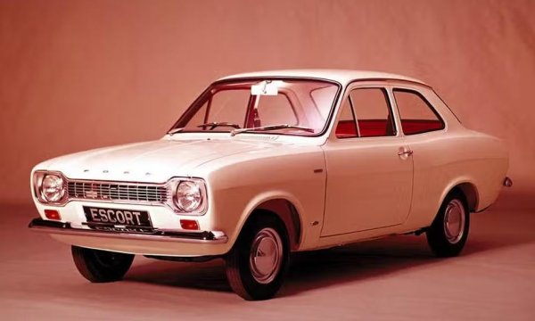 Произвеждайте много, продавайте евтино и след това влагайте усилия и пари за постигане на успех в моторните спортове &ndash; ето ви планът за Escort. И се получава прекрасно.