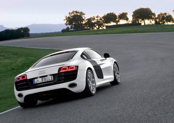 Аudi R8 V10