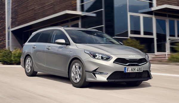 Спрямо 2025: 12% ръст
Финална разпродажба за Ceed, един от най-популярните таксиметрови автомобили в България, след като корейците спряха производството на модела. Последните налични количества още не са съвсем изчерпани, ако се съди по 73-те нови регистрации през май. Иначе Ceed вече официално е заменен в гамата от новата Kia K4. 
