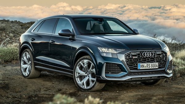 15.6% ръст спрямо 2022
 
Audi е една от двете марки, които имат неизмемен ръст у нас от 2019 насам, независимо от всички сътресения в последните години. Негов основен двигател са, разбира се, моделите от Q-гамата. При това най-търсени са най-скъпите сред тях. 

Най-продавани модели: 
Q7 - 151
Q5 - 147
Q8 - 124
Q3 - 71
А6 - 54