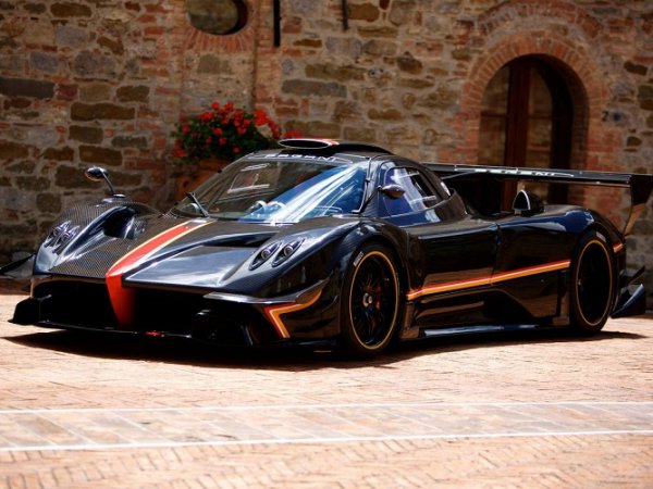 Zonda Revolucion 