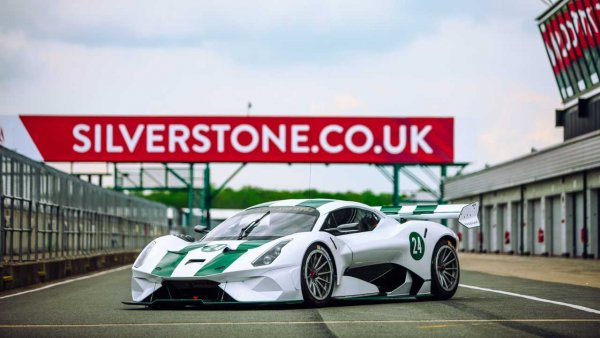 Компанията Brabham, основана през 2018 г. от австралийския състезател Дейвид Брабъм, също създаде средномоторен пистов суперавтомобил. Нарича се BT62. Стилното купе с тегло под един тон е оборудвано с 5,4-литров атмосферен V8 двигател с мощност от 691 коня. Общо се планира да бъдат произведени 70 такива автомобила в чест на 70-годишното наследство на семейство Брабъм в състезанията (бащата на Дейвид - Джак, е трикратен световен шампион във Формула 1).