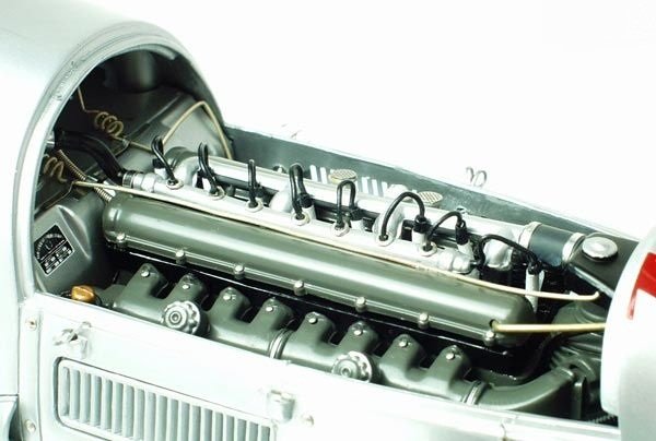 W125 - Сребърната стрела на Mercedes