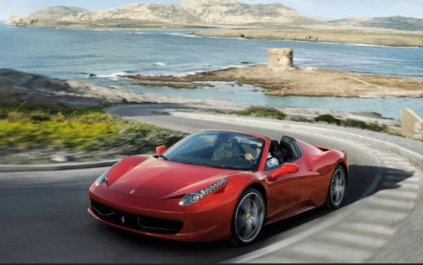 Със статута на суперзвезда Кавил напълно тормално има и Ferrari в гаража си. При това не какво са е Ferrari, а едни от най-добрите автомобили на марката през XXI век. Под капака на  458 Spider е разположен 4,5-литров V8 двигател с атмосферно пълнене, който развива 570 к.с. и позволява ускорение от 0 до 100 км/ч за 3,4 секунди. Максималната сккорост е 320 кч/ч.