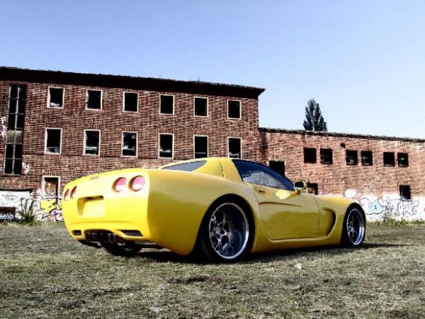 Chevrolet Corvette C5 "ала 70-те" от Wittera 