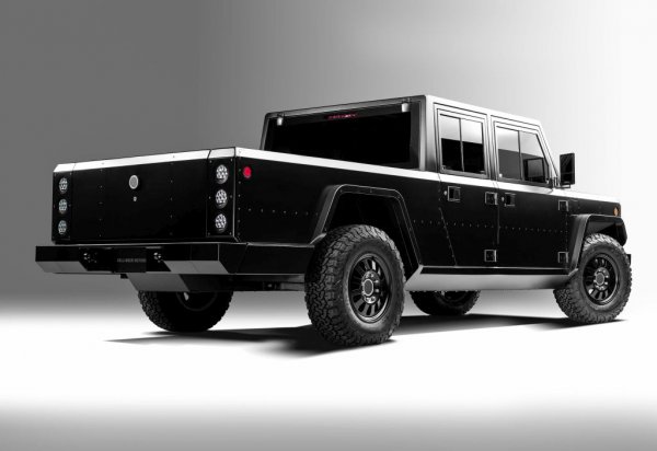 Създателите й обещават 3.4 тона теглителна способност и товароносимост от 2.4 тона - доста над повечето конвенционални пикапи на пазара. Пробегът с едно зареждане ще е 320 км, а ускорението от 0 до 96 км/ч - 4.5 секунди. Планът бе производството да започне тази есен, но след Ковид-19 не се чува нищо за това. 
