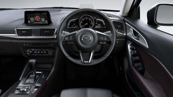 Обновената Mazda3 (Axela) за пазара на Япония