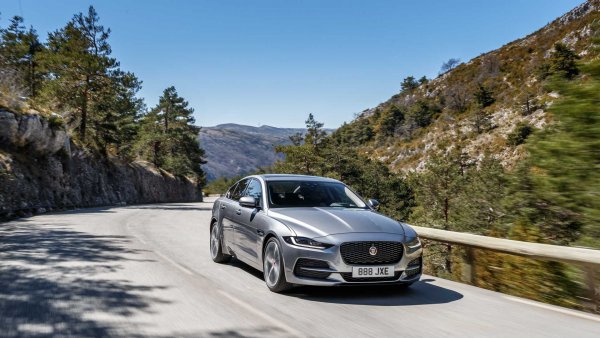Мощност - 204 к.с.

Въртящ момент - 430 Нм 	

Модели - Jaguar XE, XF, F-Pace
