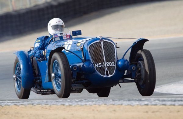 Точно автомобилът, който виждате, през 1938 печели 24-те часа на Льо Ман, но за жалост е силно повреден само три седмици по-късно в състезание на "Спа". Една от едва 14 произведени бройки, тази машина е поръчана от пилота Анри Тулуз през 1936. През 1939 е ремонтирана и откарана в Австралия, където печели доста състезания. Днес е част от прославената колекция на Питър Мълин. 
