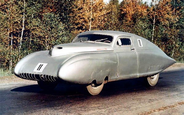 Победа-Спорт бил първият следвоенен съветски автомобил, който бил известен и под индекса ГАЗ-СГ1. Машината била построена в Горковския автозавод на базата на ГАЗ-20. Основният характерен белег бил необичайното купе с обтекаема форма. Иновация представлявал и 2,5-литровият двигател с компресор, постигащ мощност от 105 к.с.