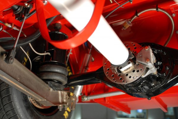 Ежедневен NASCAR автомобил. Базиран е Chevrolet Impala SS от 2009 година 