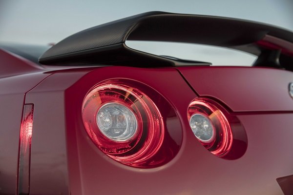 Nissan разкри новия GT-R Track Edition 2017