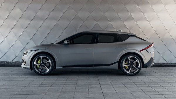 Eлектромобилът на Kia тази пролет стана първият корейски модел в историята, избиран за Кола на годината в Европа. Въпреки ограничените доставки за България моделът вече може да се похвали с 16 регистрации. 
