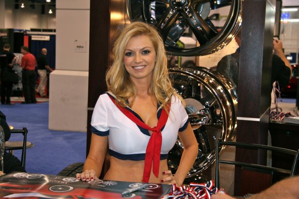 Tунинг Mомичета - SEMA 09