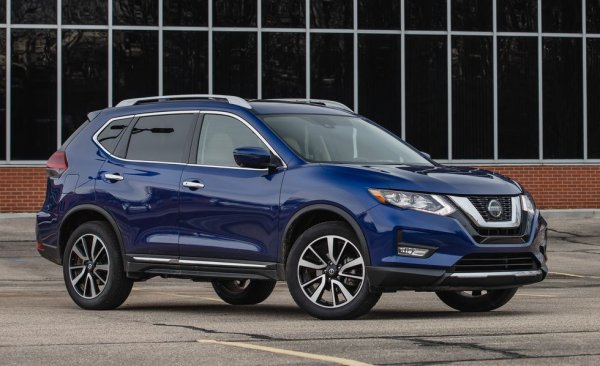 Доскоро това бе най-продаваният кросоувър в Америка, но остаряването на модела, както и цялостната криза в Nissan след ерата след Карлос Гон, стопиха продажбите с 39% на годишна база. Rogue е по същество американското име за X-trail, но не очаквайте да го намерите с 1.6 дизел на тамошния пазар. 
