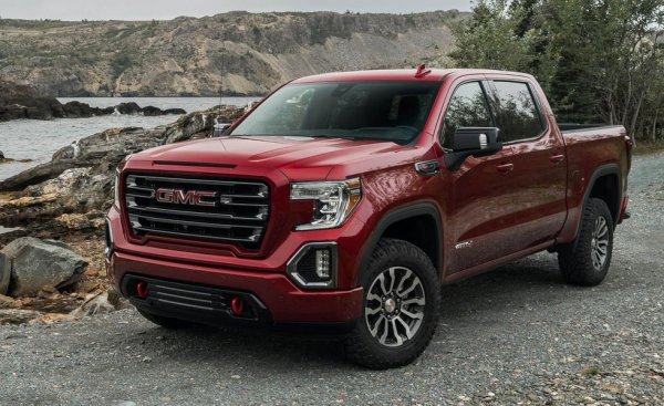 Кризата покрай коронапаниката не само не навреди на продажбите на големи пикапи, но даже сякаш ги ускори - вероятно защото според повечето хора това са идеалните машини за постапокалиптичния свят. Sierra, който е на практика близнак на Chevrolet Silverado, отчете 17% ръст тази година. 
